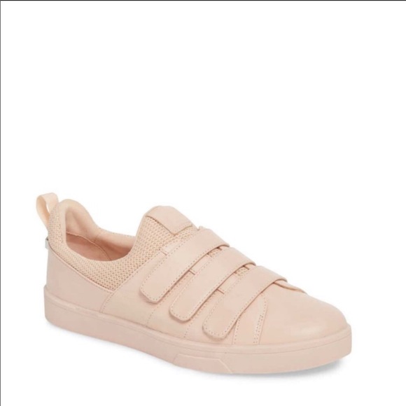 SOLD Calvin Klein Women’s Irah Sneakers Size 9M - Picture 8 of 8